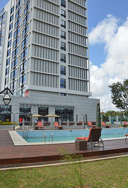 President Hotel At Umodzi Park Лилонгве Екстериор снимка