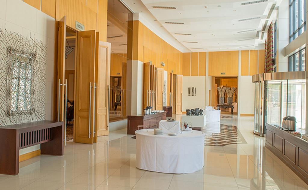 President Hotel At Umodzi Park Лилонгве Екстериор снимка