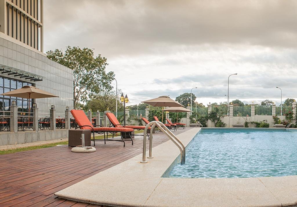 President Hotel At Umodzi Park Лилонгве Екстериор снимка