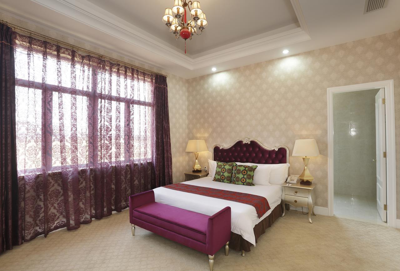 President Hotel At Umodzi Park Лилонгве Екстериор снимка